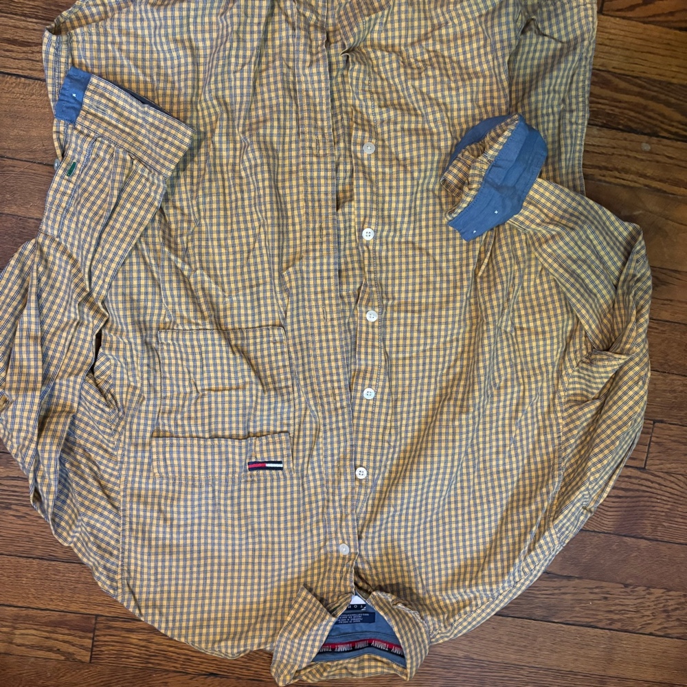 Tommy Hilfiger button up size m